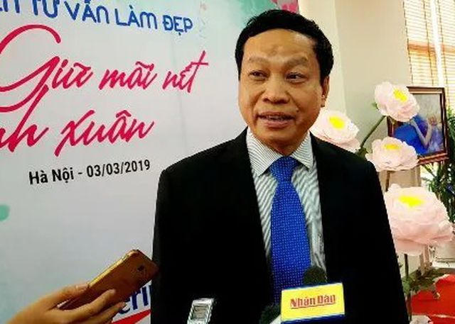 PGS Thường đưa ra lời khuyên bảo vệ làn da cho chị em trong mùa hè, đó là đặc biệt lưu ý chống nắng.