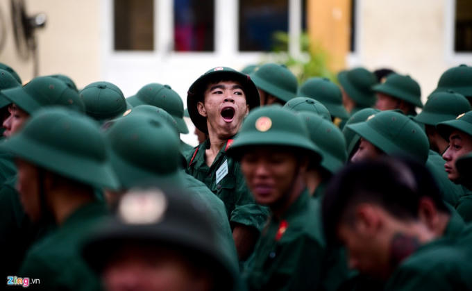 Nữ t&acirc;n binh tại TP Hồ Ch&iacute; Minh trong ng&agrave;y nhập ngũ