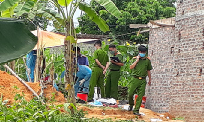 Lực lượng chức năng Công an địa phương có mặt khám nghiệm hiện trường vụ việc (Ảnh: báo Bắc Giang).