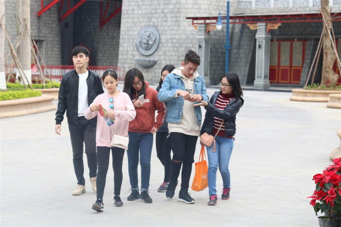 Cảm giác đi từ ngạc nhiên đến hấp dẫn và… sốc, nói chung là khó diễn tả hết được. Nhưng có thể nói trên cả tuyệt vời”, đây không chỉ là cảm xúc của tín đồ mạo hiểm Hà Linh đến từ Hà Nội mà là của chung các du khách đến với Dragon Park trong những ngày năm mới.