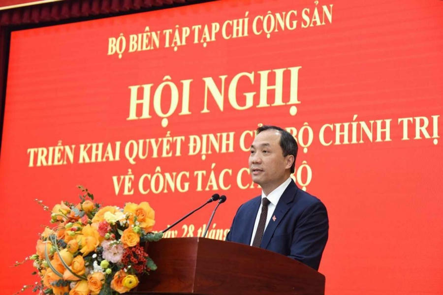 Tân Tổng biên tập Tạp chí Cộng sản Hoàng Trung Dũng.