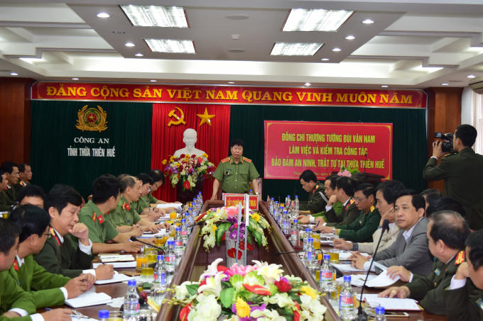 Thượng tướng Bùi Văn Nam - UVTW Đảng, Thứ trưởng Bộ Công an phát biểu chỉ đạo tại buổi làm việc, kiểm tra công tác đảm bảo ANTT tại CATT. Huế