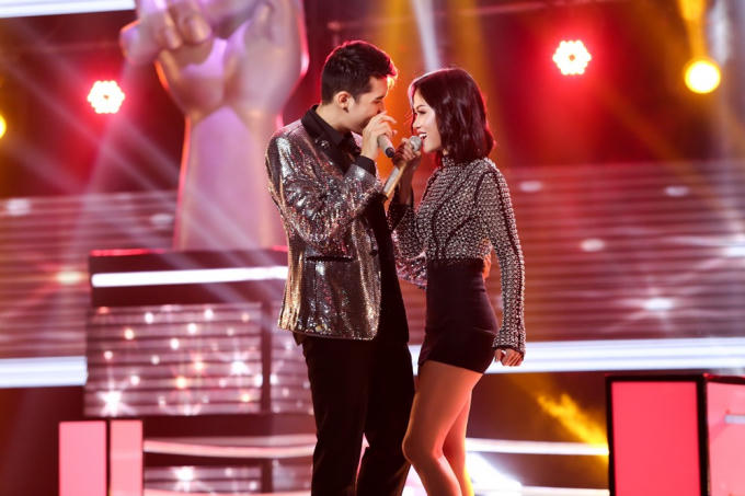 Tập 7 Giọng hát Việt: Cặp đôi cô dâu ôm nhau bật khóc nức nở sau phần trình diễn