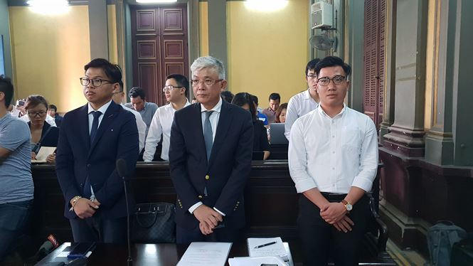 Đại diện Grab tại phiên tòa ngày 28/12/2018. Ảnh Văn Minh.