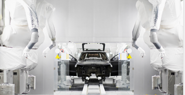 Toàn bộ quy trình sản xuất tại Nhà máy được kiểm soát chặt chẽ thông qua hệ thống quản lý dữ liệu thông minh. Ảnh: Đỗ Phương.