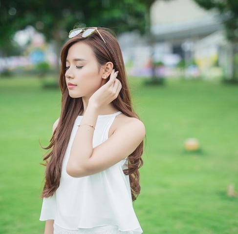 Sau cú sốc tình cảm cô ngày càng trở nên mạnh mẽ và sâu sắc hơn.