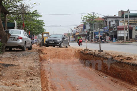Tiến độ dự án BOT Bắc Ninh-Uông Bí bị lùi nhiều lần do vướng mặt bằng thi công. (Ảnh: Doãn Đức/Vietnam+).