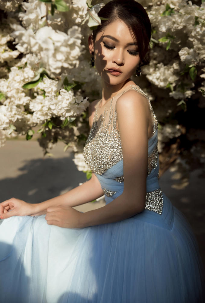 Thùy Dung sở hữu gương mặt xinh đẹp, thân hình chuẩn.