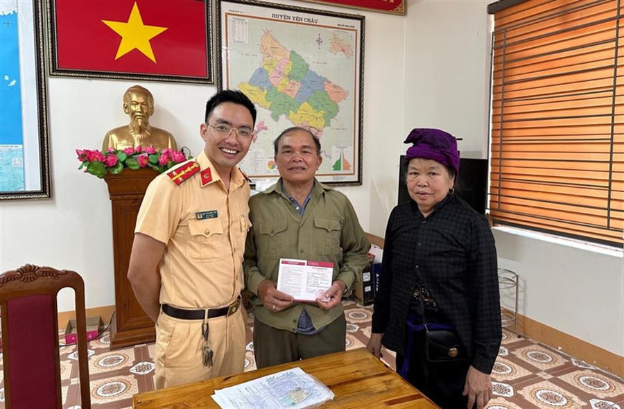Công an huyện Yên Châu ngăn chặn thành công vụ lừa đảo trên không gian mạng.Ảnh Bộ Công an