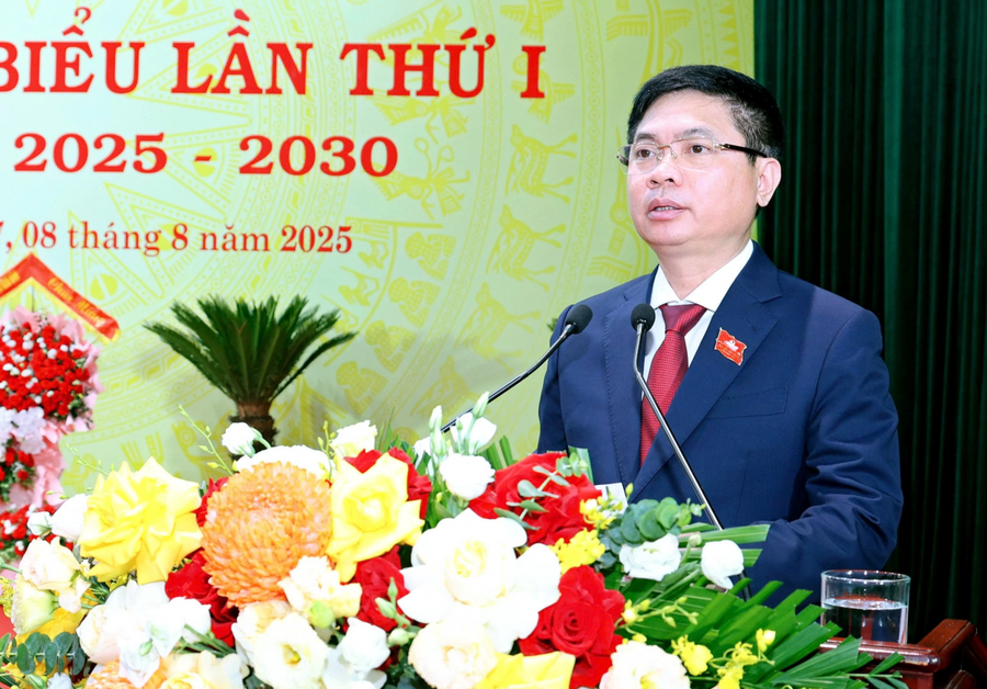 Bí thư Tỉnh ủy Trương Quốc Huy chúc mừng và biểu dương những kết quả, thành tích mà Đảng bộ Công an tỉnh Ninh Bình đã đạt được trong nhiệm kỳ 2020 - 2025.