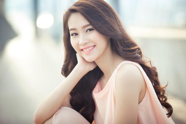 Nụ cười vô cùng tươi tắn, rạng rỡ cũng là một điểm làm nên thương hiệu cho vẻ đẹp của Đặng Thu Thảo.