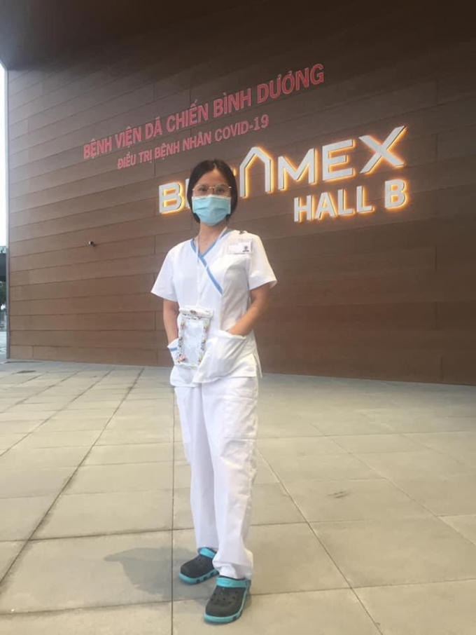 Thạc sĩ Trần Thị Ngọc Cẩm, Giảng viên khoa Điều dưỡng, trường Cao đẳng Y tế Huế xung phong vào tuyến đầu chống dịch.