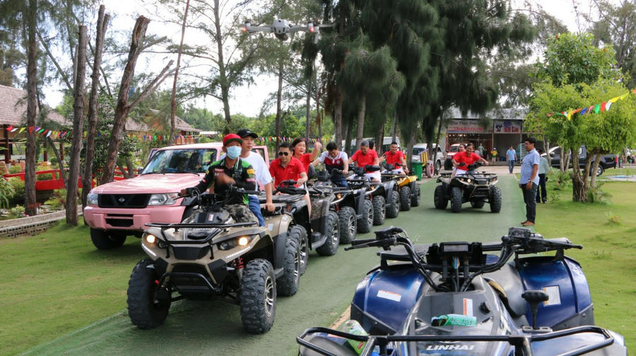 Theo chủ một cơ sở du lịch lớn tại Bàu Trắng, xe chạy địa hình tại đây luôn được bảo dưỡng, kiểm tra hàng ngày nhằm bảo đảm an toàn cho du khách