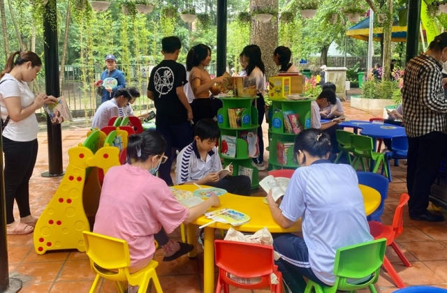 “Cai nghiện” mạng xã hội bằng những quyển sách hay