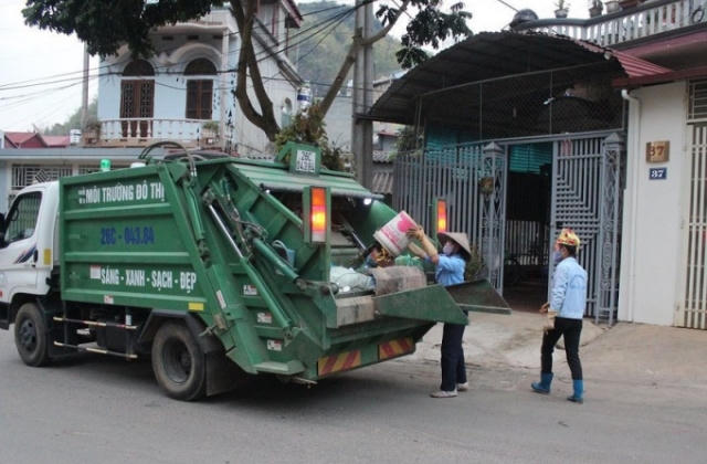 Hà Nội 'mạnh tay' xử lý xe vận chuyển rác gây ô nhiễm môi trường, ùn tắc đường