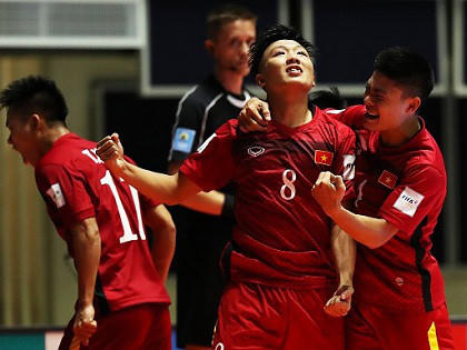 5 KHOẢNH KHẮC đáng nhớ nhất của bóng đá VIỆT NAM năm 2016