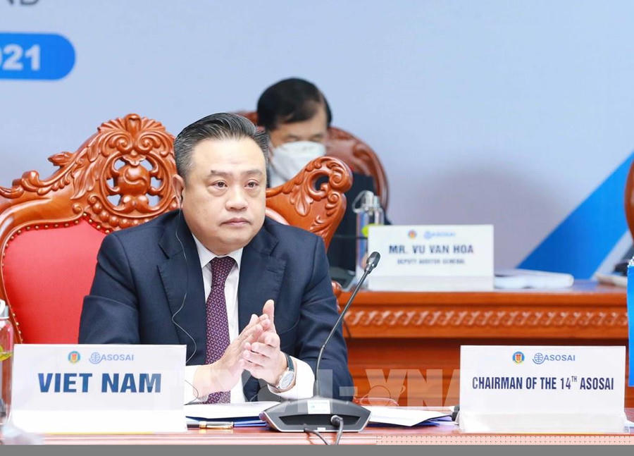 Ông Trần Sỹ Thanh, Tổng Kiểm toán Nhà nước, Chủ tịch ASOSAI nhiệm kỳ 2016 - 2021 phát biểu tại điểm cầu Hà Nội. Ảnh: Phương Hoa - TTXVN