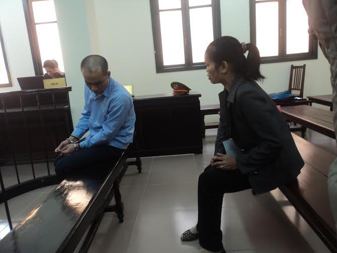 Dẫu biết khó chấp nhận nhưng vì tương lai lũ trẻ, chị Ly lưỡng lự trước tự do và hạnh phúc của mình…