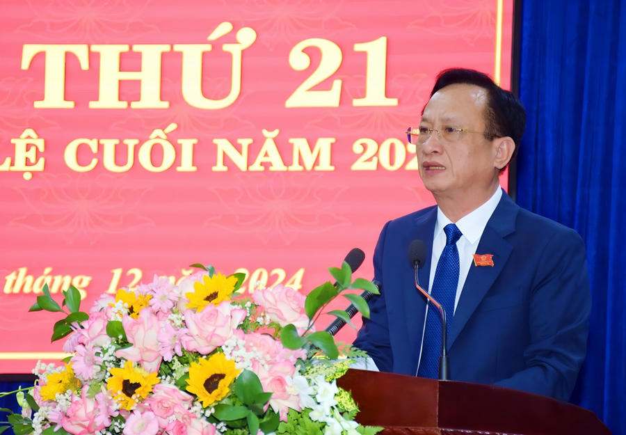 Ông Phạm Văn Thiều - Phó Bí thư Tỉnh ủy, Chủ tịch UBND tỉnh Bạc Liêu, phát biểu tại Kỳ họp.