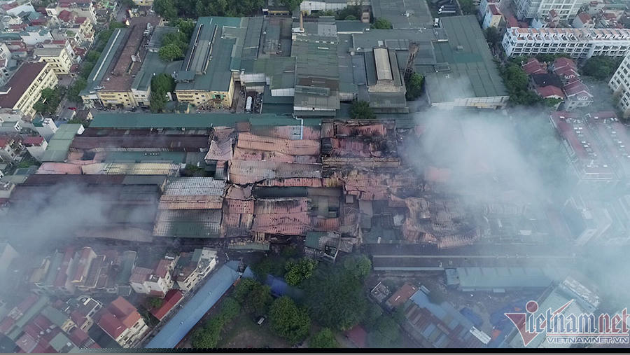 Công ty Rạng Đông đã nhiều lần xin điều chỉnh quy hoạch, chuyển đổi mục đích sử dụng khu đất 87-89 phố Hạ Đình (khu đất nhà xưởng nhà máy Rạng Đông vừa cháy) nhưng bất thành. Ảnh: Trần Thường