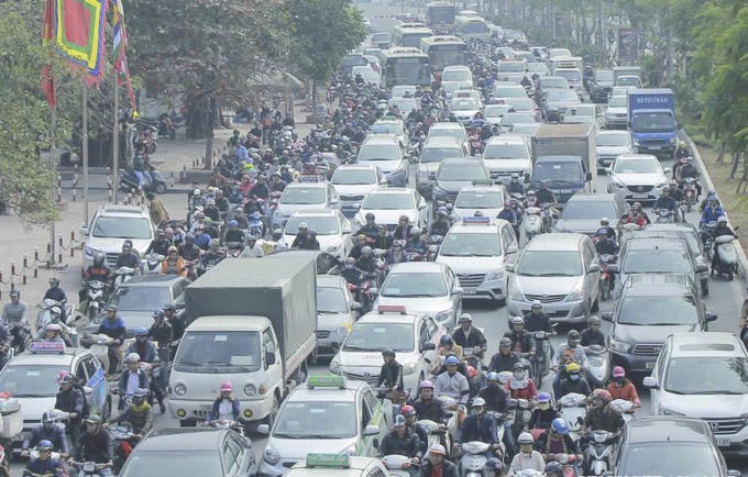 Thành phố Hà Nội đã ban hành nghị quyết về việc hạn chế phương tiện cá nhân. Ảnh: Trần Vương.