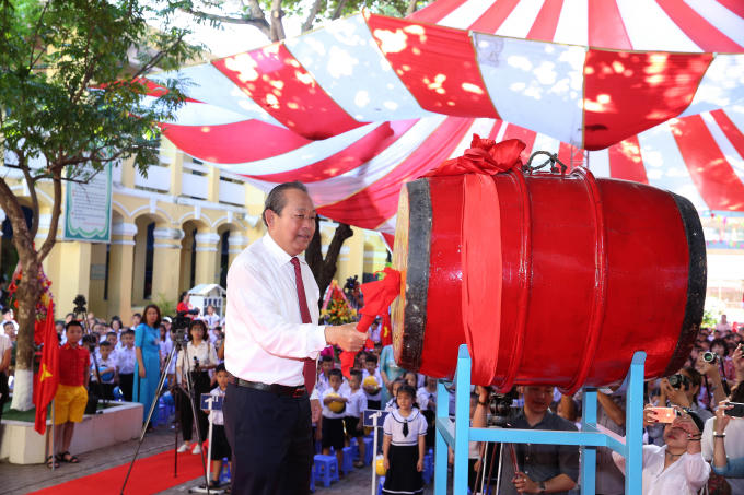 Phó Thủ tướng Trương Hòa Bình đánh trống ngày khai giảng năm học mới 2018-2019