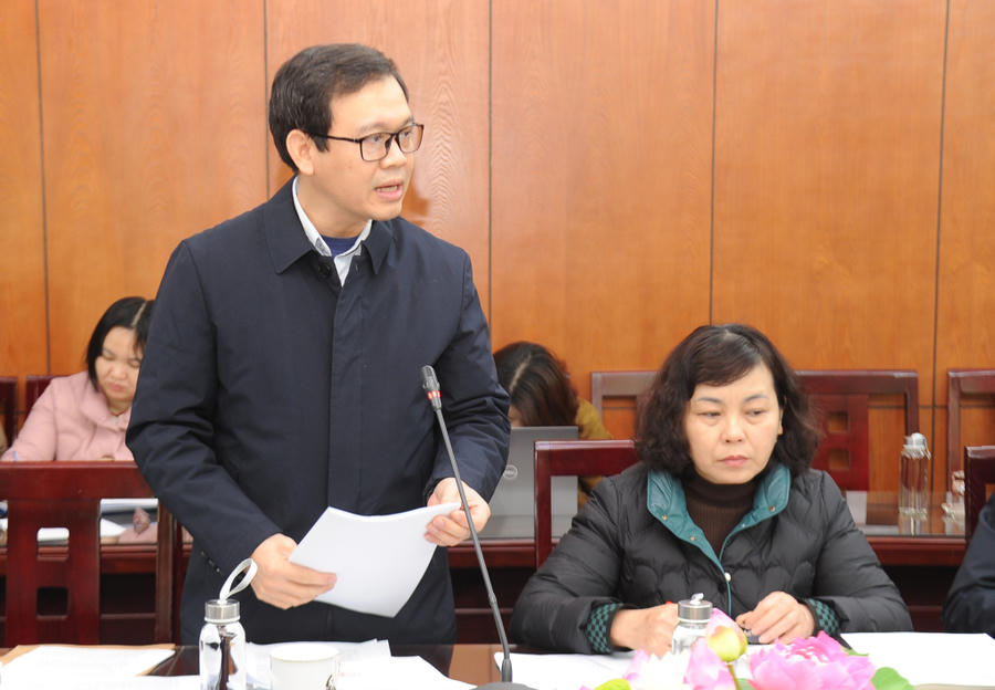 Lãnh đạo Sở Tài chính báo cáo về việc xin ý kiến giao bổ sung dự toán chi ngân sách năm 2023.