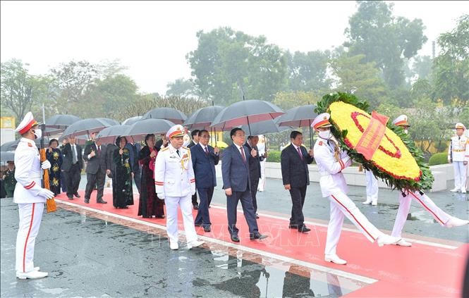 Lãnh đạo Đảng, Nhà nước vào Lăng viếng Chủ tịch Hồ Chí Minh ảnh 5