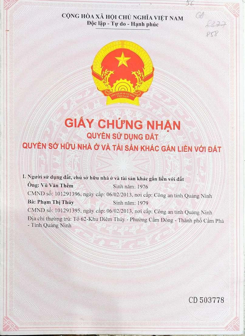 Mặt trước của giấy chứng nhận quyền sử dụng đất của ông Vũ Văn Thêm và bà Phạm Thị Thuý được UBND TP Cẩm Phả cấp.