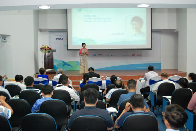Chương trình Én xanh nhằm  tôn vinh và tìm kiếm những sáng kiến kinh doanh vì cộng đồng,