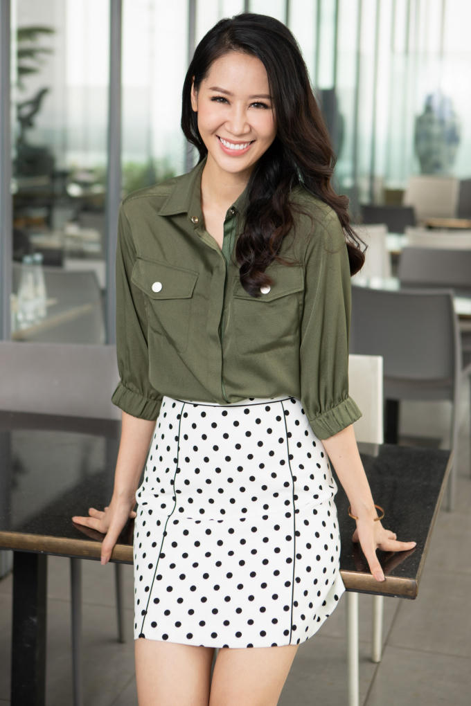 Dương Thùy Linh đón nắng hè rạng rỡ