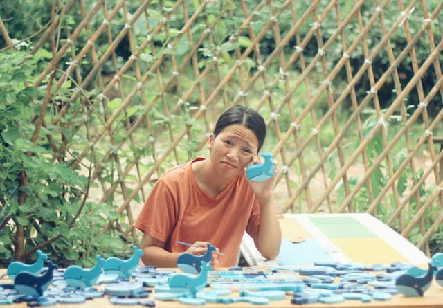 Chị Ngoan bên những đứa con tinh thần.