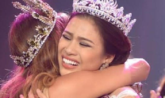 Nguyễn Thị Thành trong cuộc thi Hoa khôi Du lịch Việt Nam 2017 và cô bị tước vương miện Á hậu 1 chỉ sau một ngày đăng quang bởi sự mập mờ quy chuẩn.