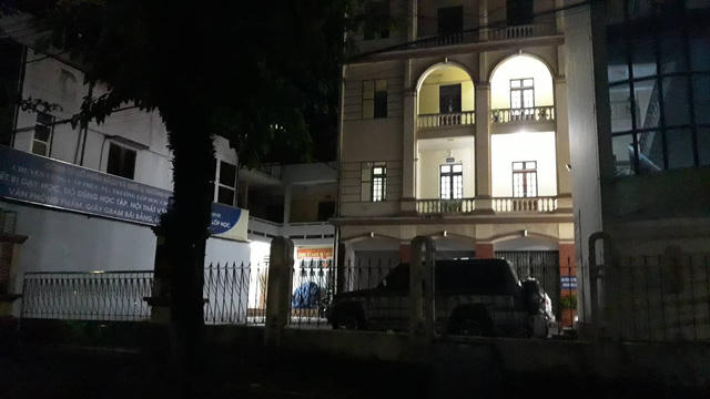 Sở GD&ĐT Hà Giang vẫn sáng đèn lúc 1h sáng để rà soát sai phạm điểm thi (Ảnh: T. Hùng).