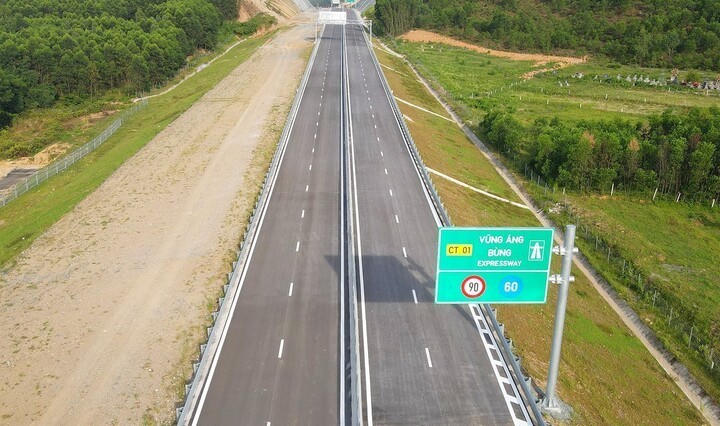 Tuyến cao tốc Vũng Áng – Bùng. (Ảnh: IT)