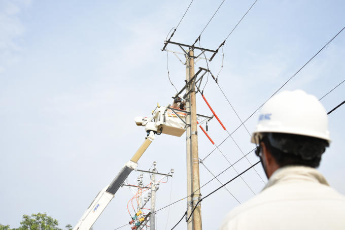 Nhu cầu sử dụng các thiết bị làm mát của nhân dân Thủ đô tăng cao dẫn đến lượng điện tiêu thụ trên địa bàn Thủ đô cũng tăng đột biến.