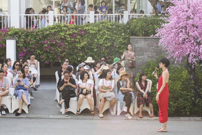 Xuân Lan tổ chức show diễn cho trẻ em tại Top 1 khu nghỉ dưỡng biển sang trọng nhất thế giới tại Đà Nẵng