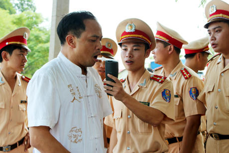Cần tăng cường việc kiểm tra với lái xe (hình minh họa).