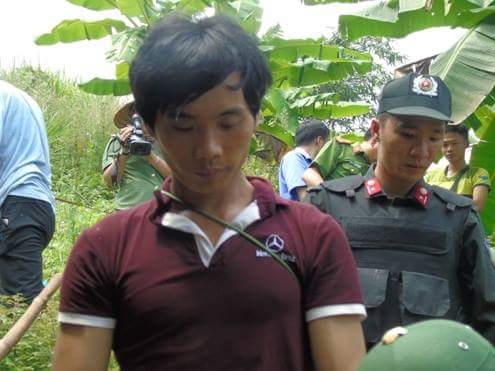Tẩn Láo Lở thực nghiệm tại hiện trường.