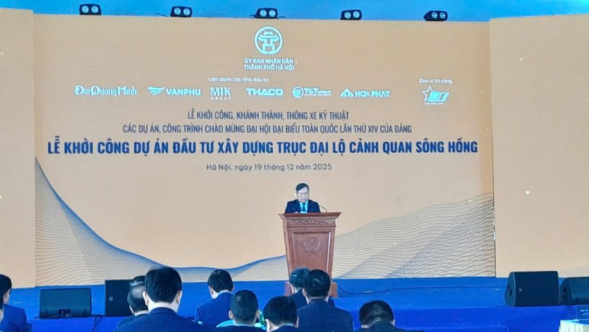 Chủ tịch UBND TP Hà Nội Vũ Đại Thắng phát biểu tại buổi lễ.