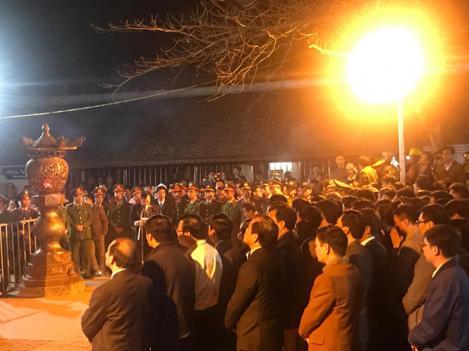 Lễ hội đền Trần Nam Định: Siết chặt hiện tượng kinh doanh ch&egrave;o k&eacute;o kh&aacute;ch đổi tiền lẻ