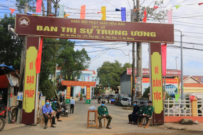 Bố trí bộ phận kiểm tra y tế bước đầu cho người dân tại các điểm ra vào cơ sở thờ tự