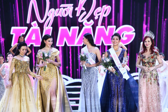 Diện váy Hoàng Hải, Hà Kiều Anh, Diệu Hoa khoe nhan sắc không tuổi tại chung kết Hoa hậu Việt Nam 2018