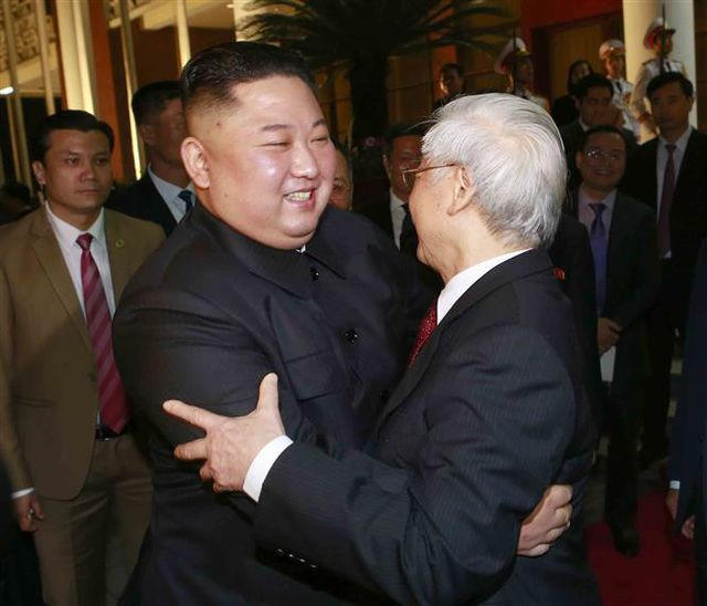 Chủ tịch Triều Ti&ecirc;n Kim Jong-un đ&aacute;nh thử đ&agrave;n bầu Việt Nam