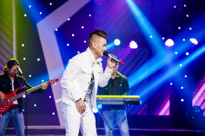 Lương Bằng Quang xin lỗi Th&aacute;i Ch&acirc;u v&igrave; ngạo mạn trong đ&ecirc;m thi