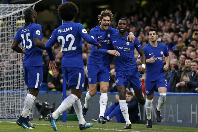 Chelsea thuộc quyền sở hữu của ông chủ giàu có Abramovich. Tuy nhiên, trong những năm qua, ông đã không rót vốn quá nhiều cho CLB. Ông cũng trả nợ cho Chelsea và chuyển số tiền đó thành khoản vay không thời hạn với CLB (vẫn được tính là số tiền vay). Thực tế, Chelsea đã có thể đứng vững mà không cần ông chủ CLB đầu tư quá nhiều. Họ đã làm ăn có lãi, dù khoản lãi không nhiều.
