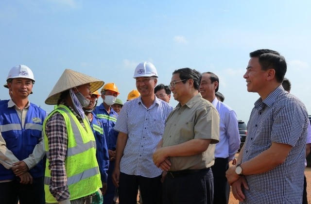 Thủ tướng kiểm tra, đôn đốc tuyến cao tốc Bắc - Nam
