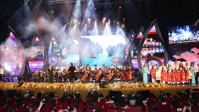 Chương trình văn nghệ chào mừng Xuân quê hương 2019.