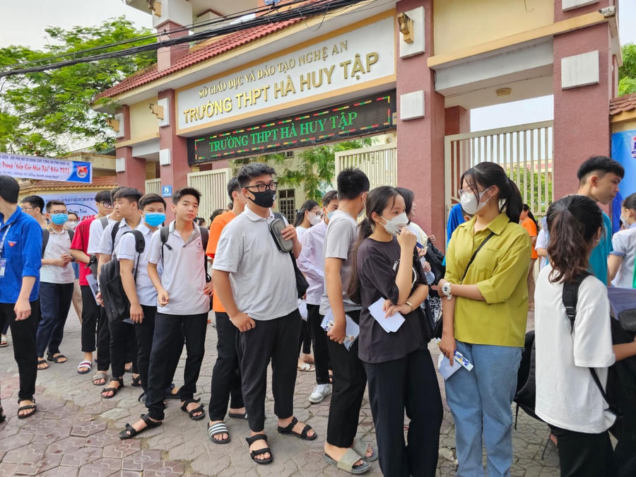 Có hai thủ khoa kỳ thi vào lớp 10 đạt kết quả cao.