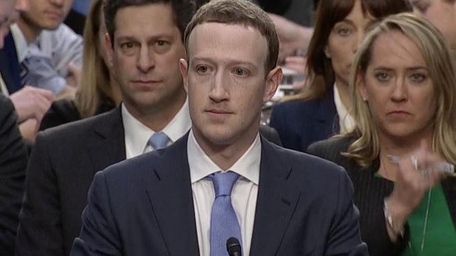 Mark Zuckerberg cho rằng điều quan trọng nhất là phải duy trì được sự minh bạch trong quá trình thu thập và sử dụng dữ liệu người dùng.